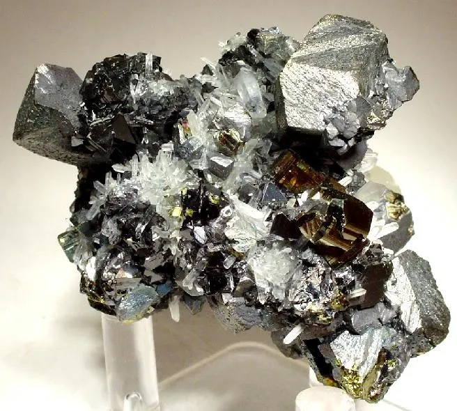 Chalcopyrite, Quartz, Pyrite, Calcite image