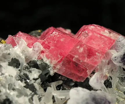 Chalcopyrite, Rhodochrosite, Pyrite, Sphalerite, Quartz, Kutnohorite, Dickite - image 3