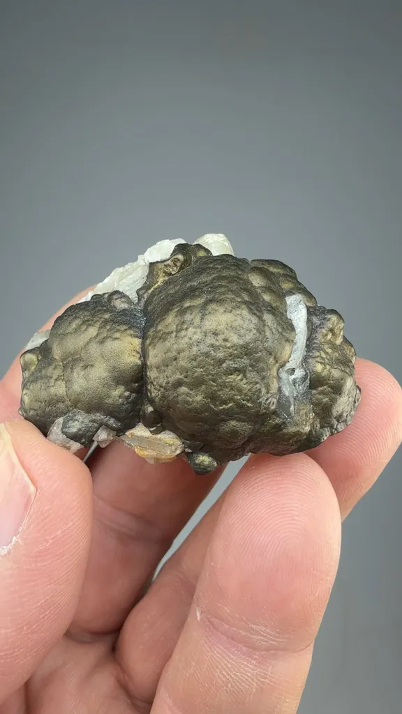 Chalcopyrite with Calcite image