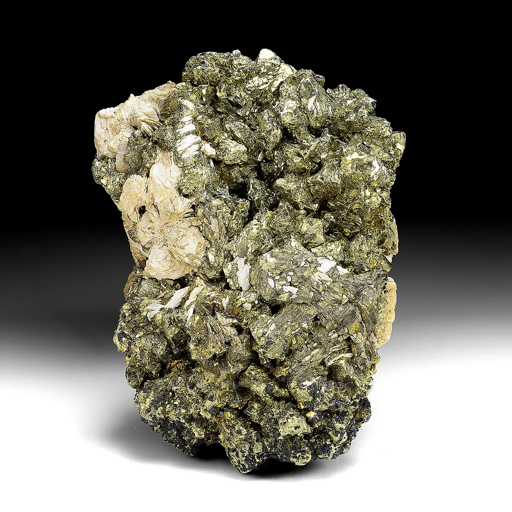 Chalcopyrite with Pyrite, Siderite image