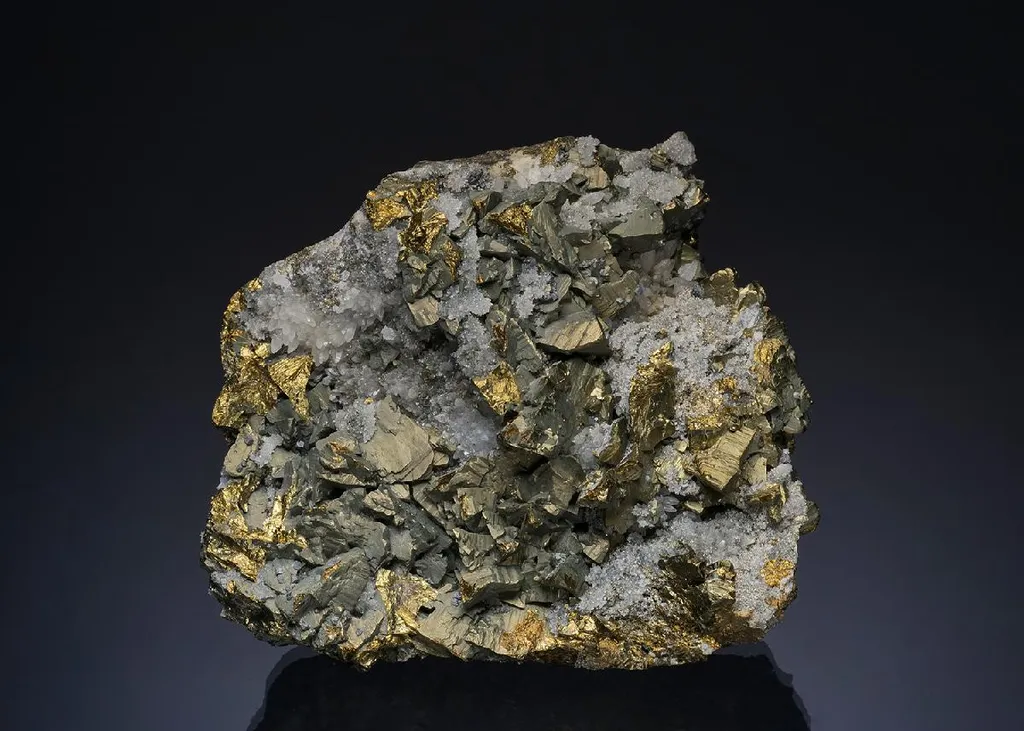 Chalcopyrite with Quartz image