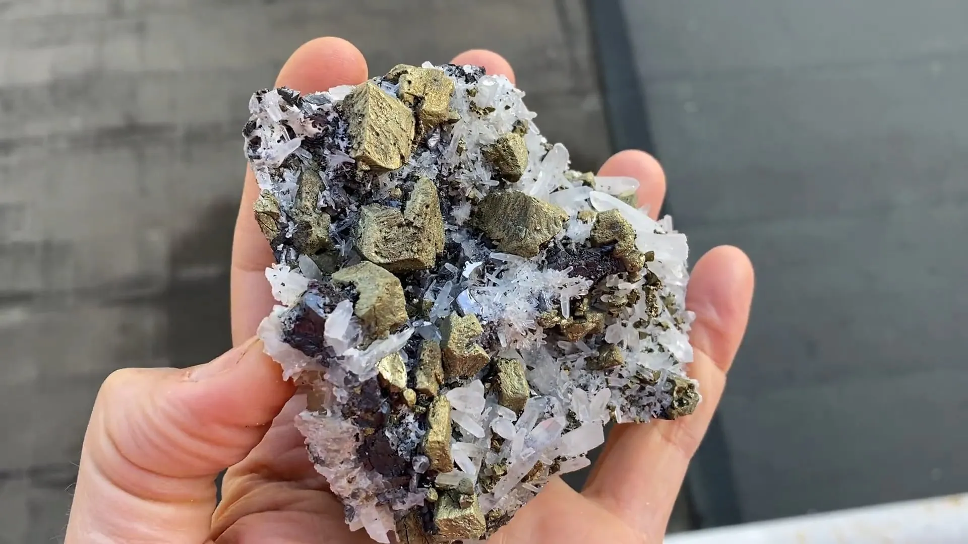 Chalcopyrite with Quartz, Sphalerite and Galena - image 5