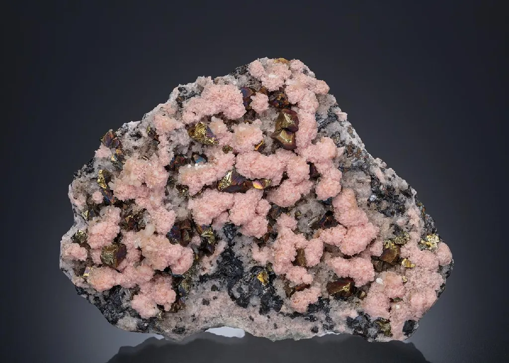 Chalcopyrite with Rhodochrosite Sphalerite , Quartz and Stilbite image