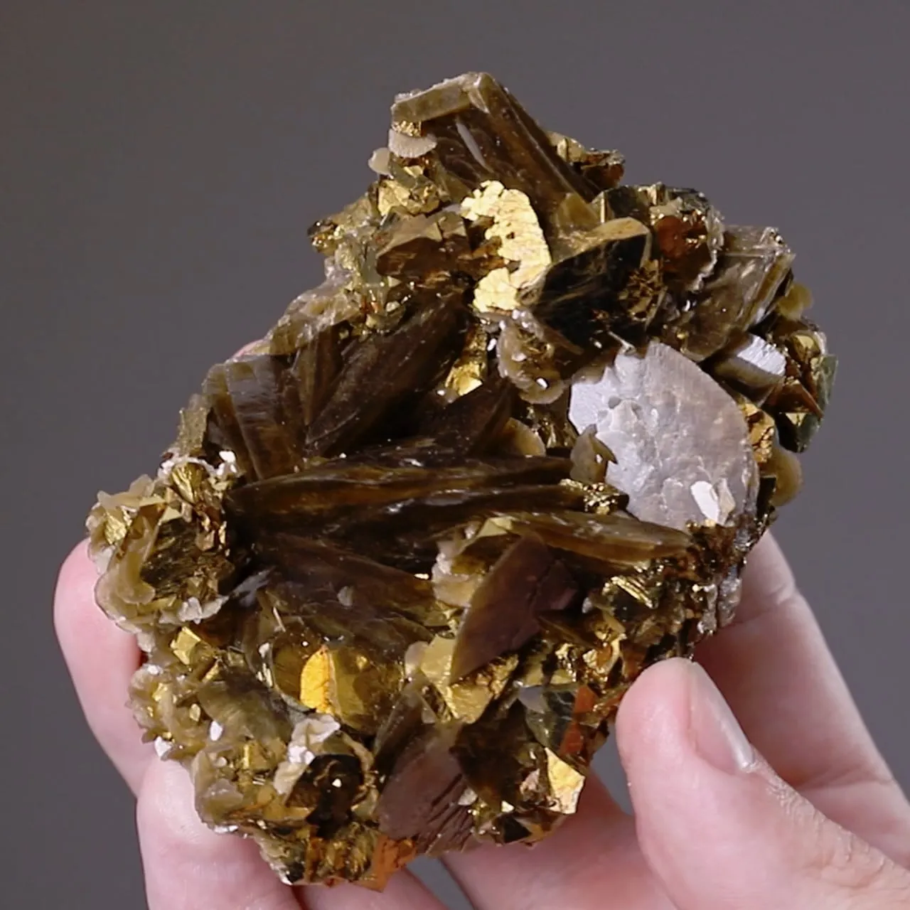 Chalcopyrite with Siderite - image 2
