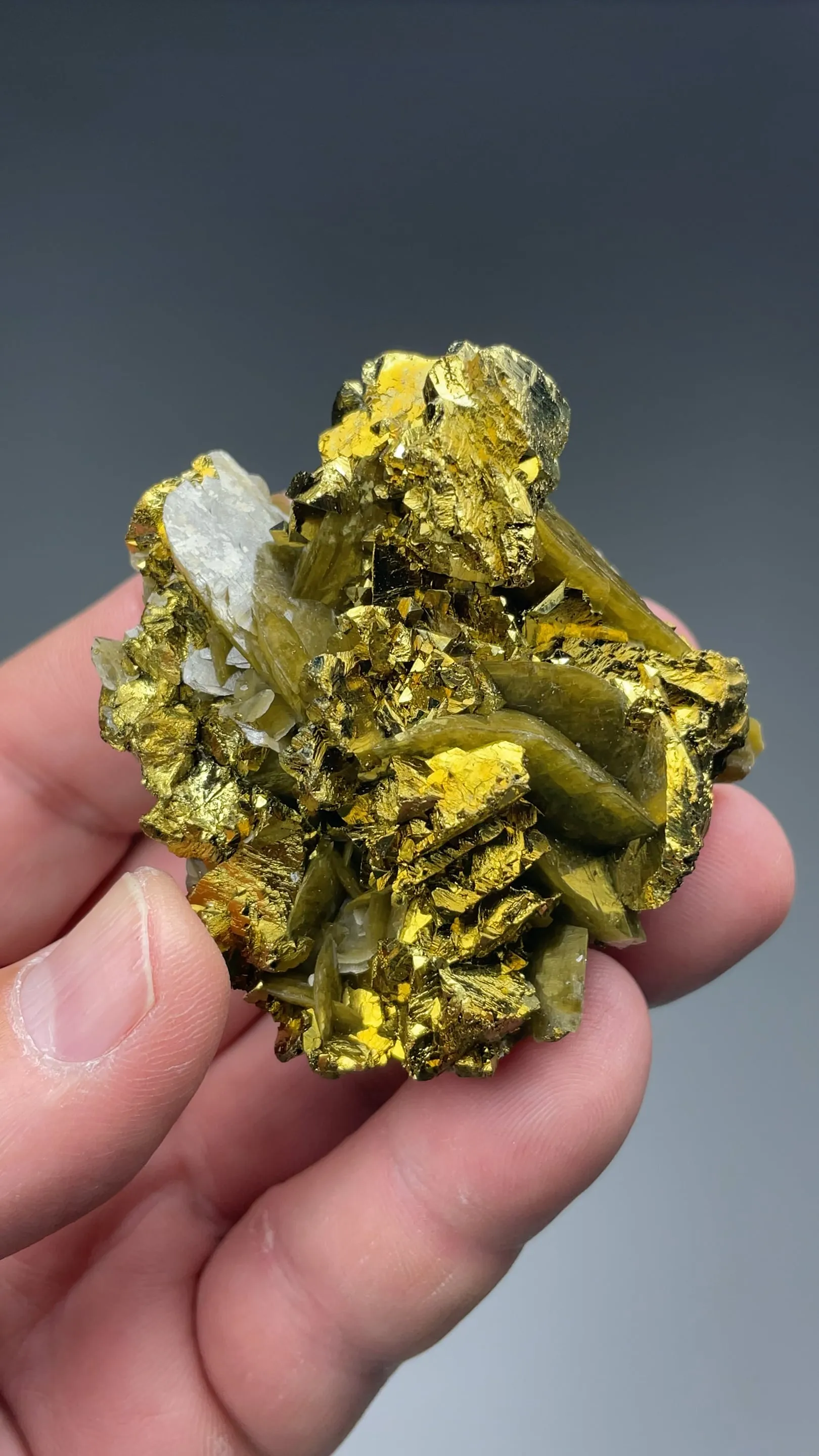 Chalcopyrite with Siderite - image 2