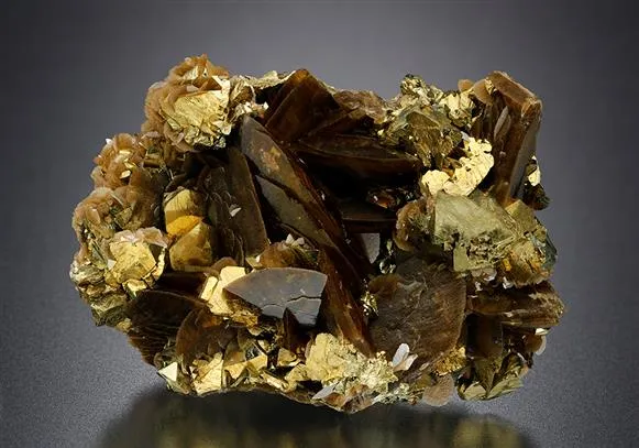 Chalcopyrite with Siderite image
