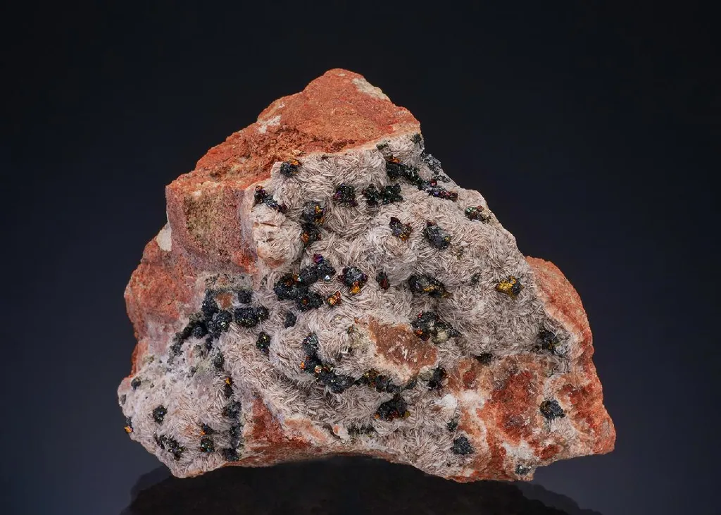 Chalcopyrite with Sphalerite on BARYTE and Dolomite image