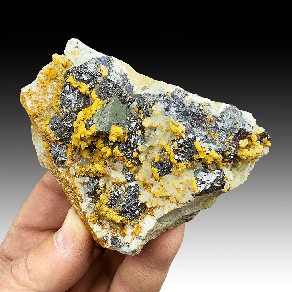Chalcopyrite with Sphalerite, Quartz