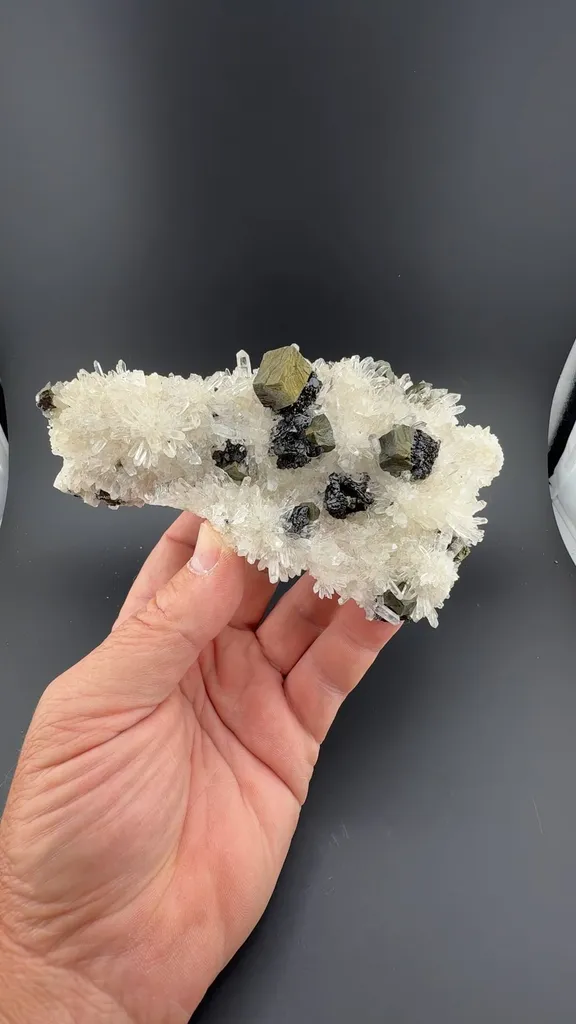 Chalcopyrite with Sphalerite, Quartz image