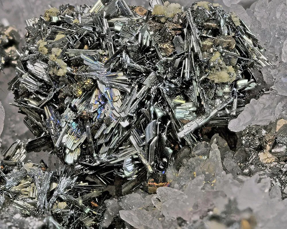 Chalcostibite with Quartz and Tetrahedrite image