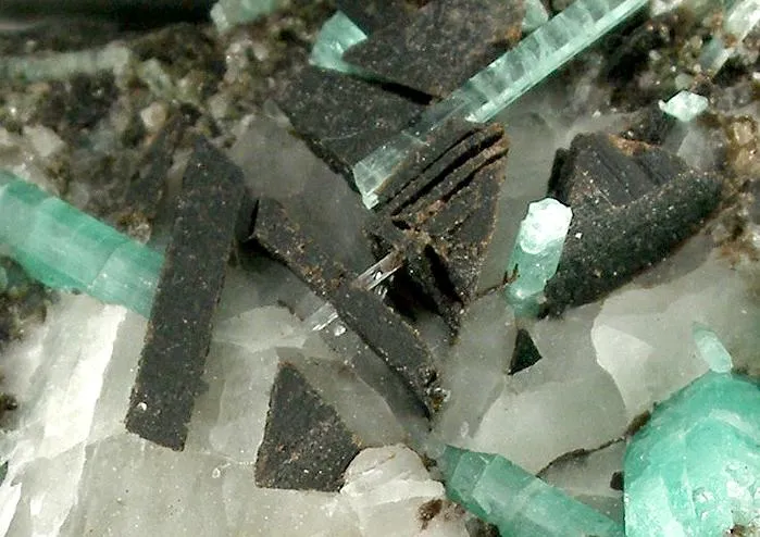 Chamosite With Emerald - image 2