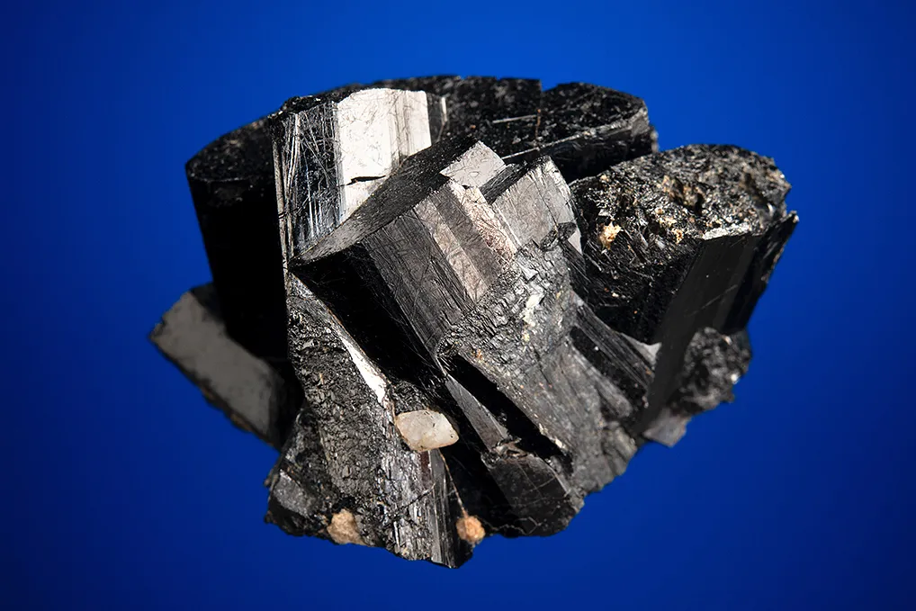 Chevkinite-(Ce) - image 2