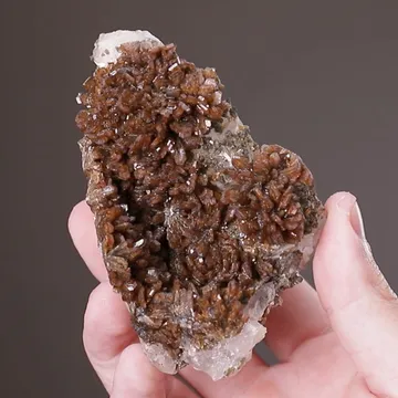 Childrenite on Quartz