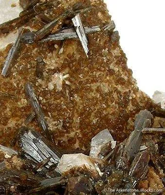 Childrenite on Quartz - image 2