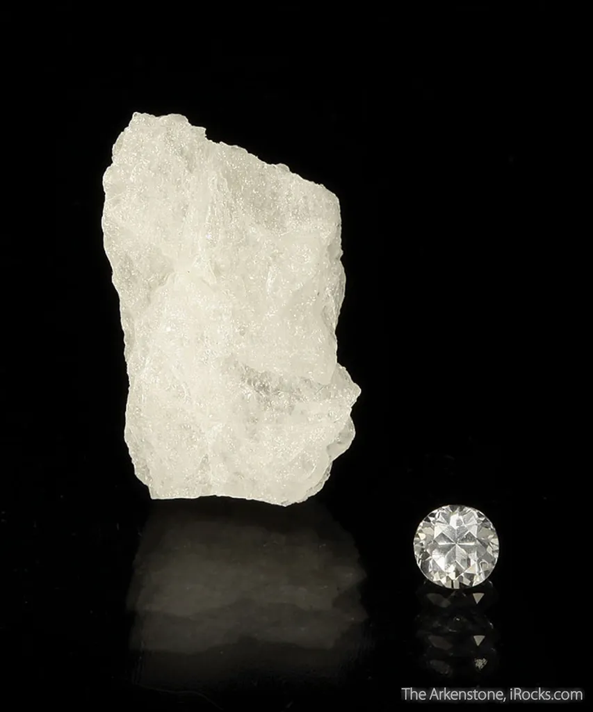 Chkalovite (rough and cut set) image