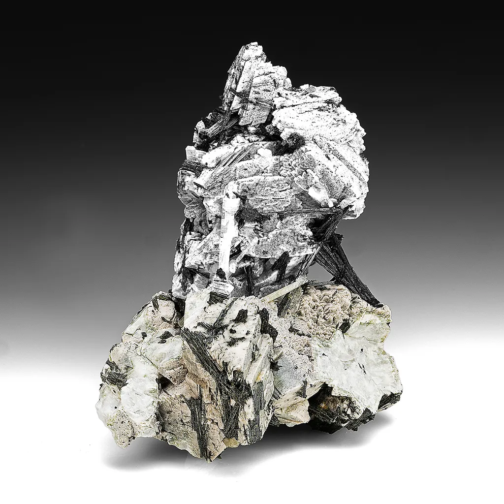 Chlorapatite with Ferro-Actinolite, Microcline image