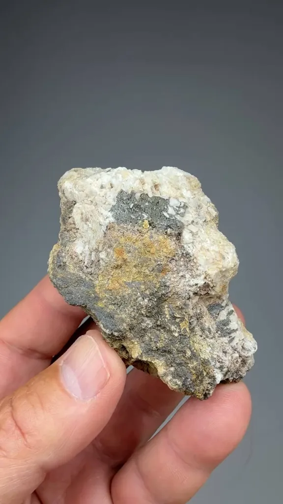 Chlorargyrite image