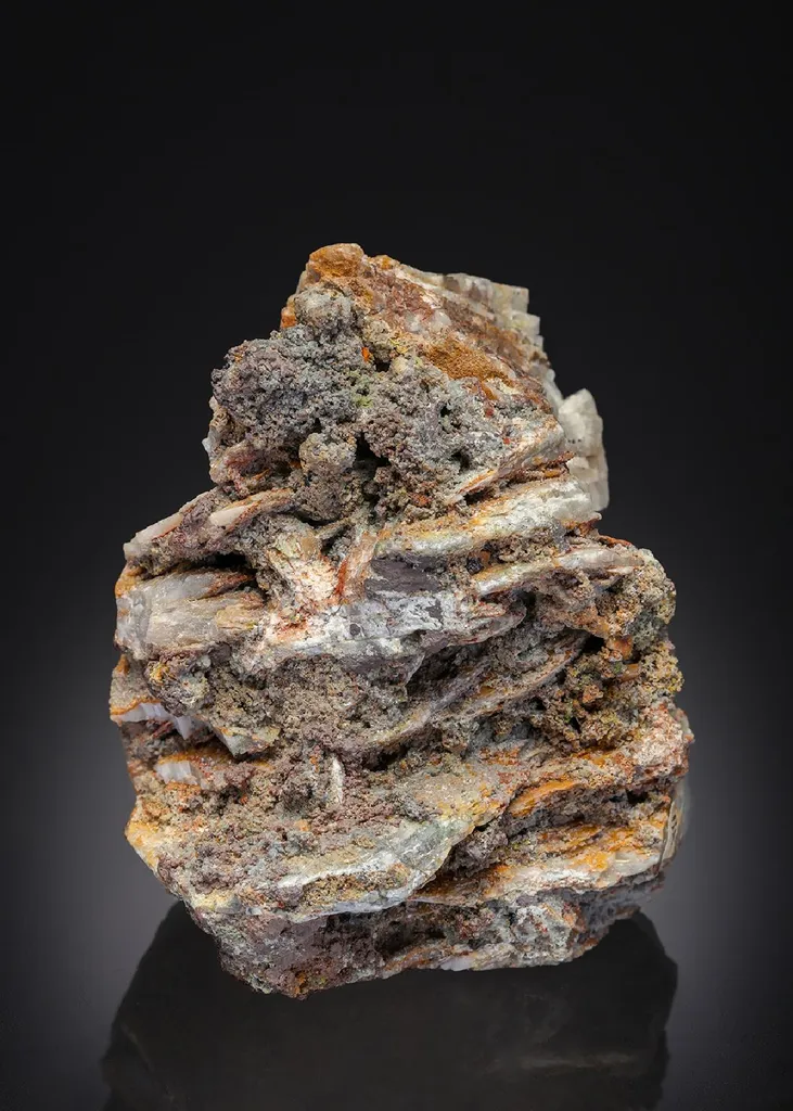 Chlorargyrite with Acanthite on BARYTE image