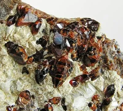 Chondrodite - image 2