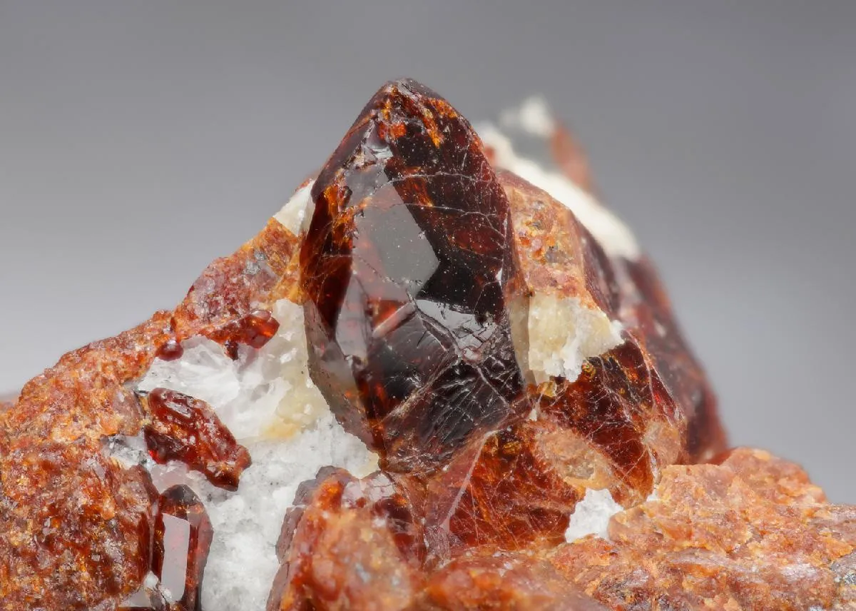 Chondrodite - image 1