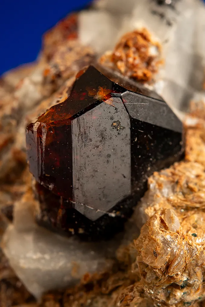 Chondrodite - image 2