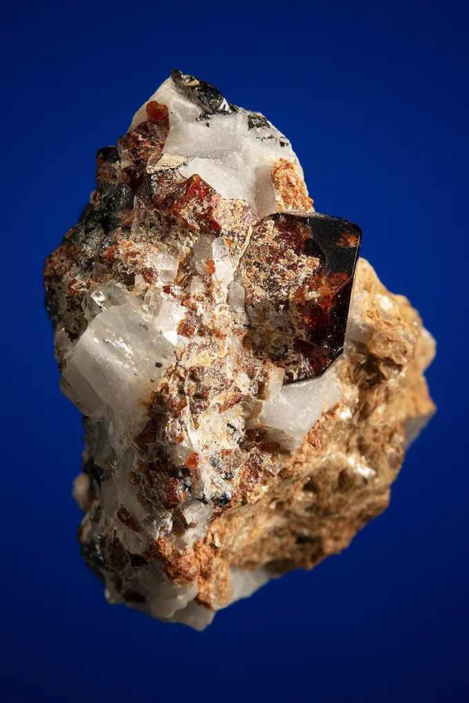 Chondrodite - image 5