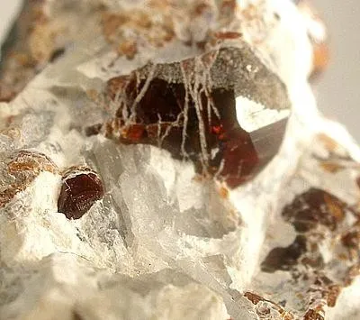 Chondrodite - image 2