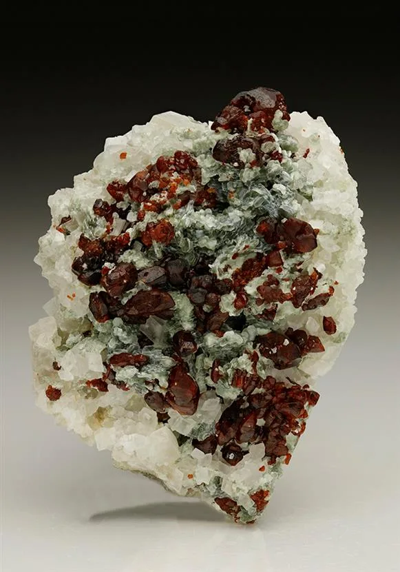 Chondrodite image