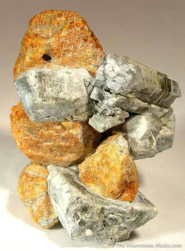 Chondrodite W/Aegirine image