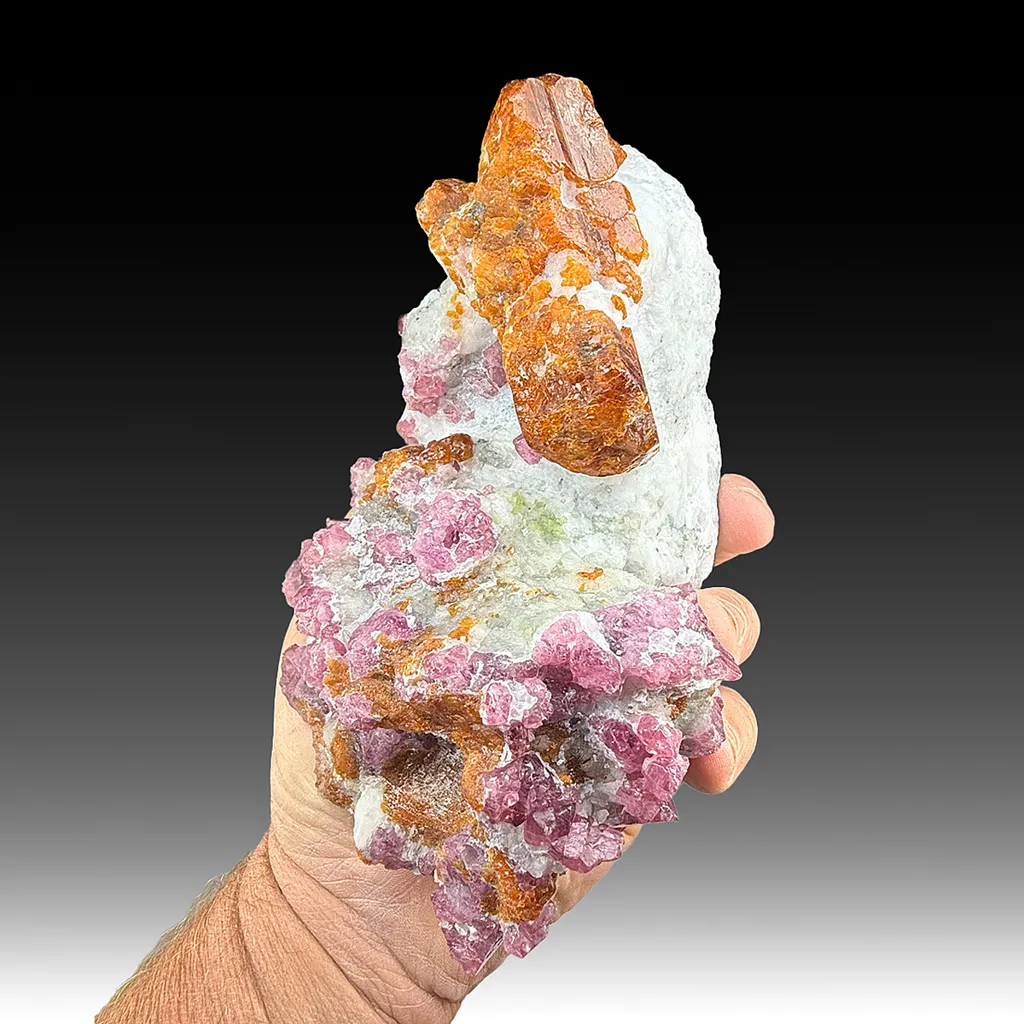 Chondrodite with Spinel image