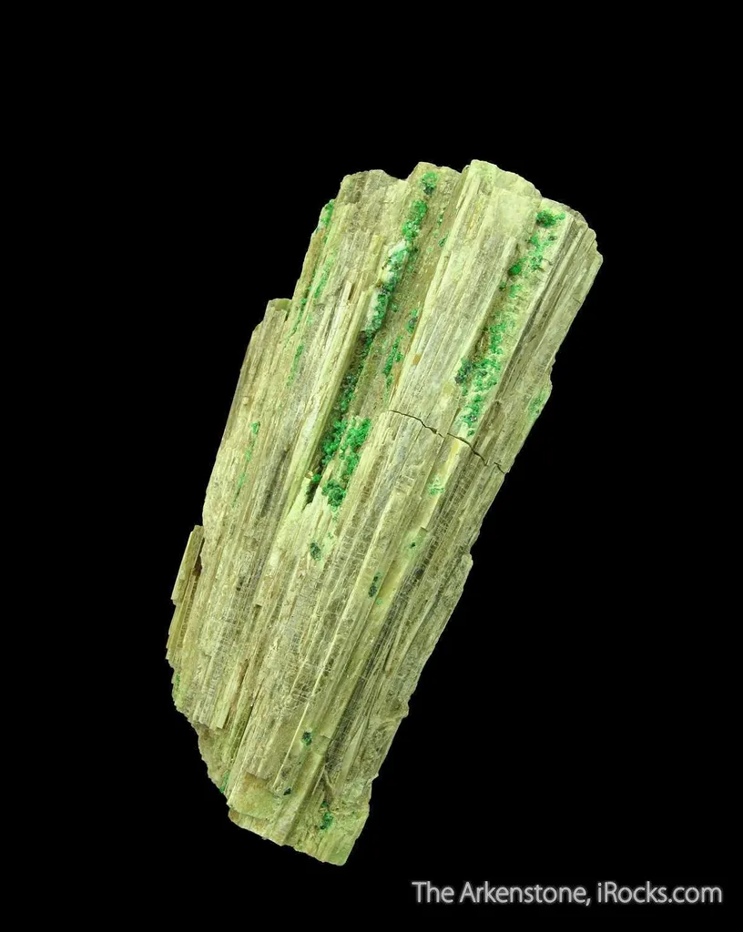 Chromian Grossular Garnet on Diopside - image 2