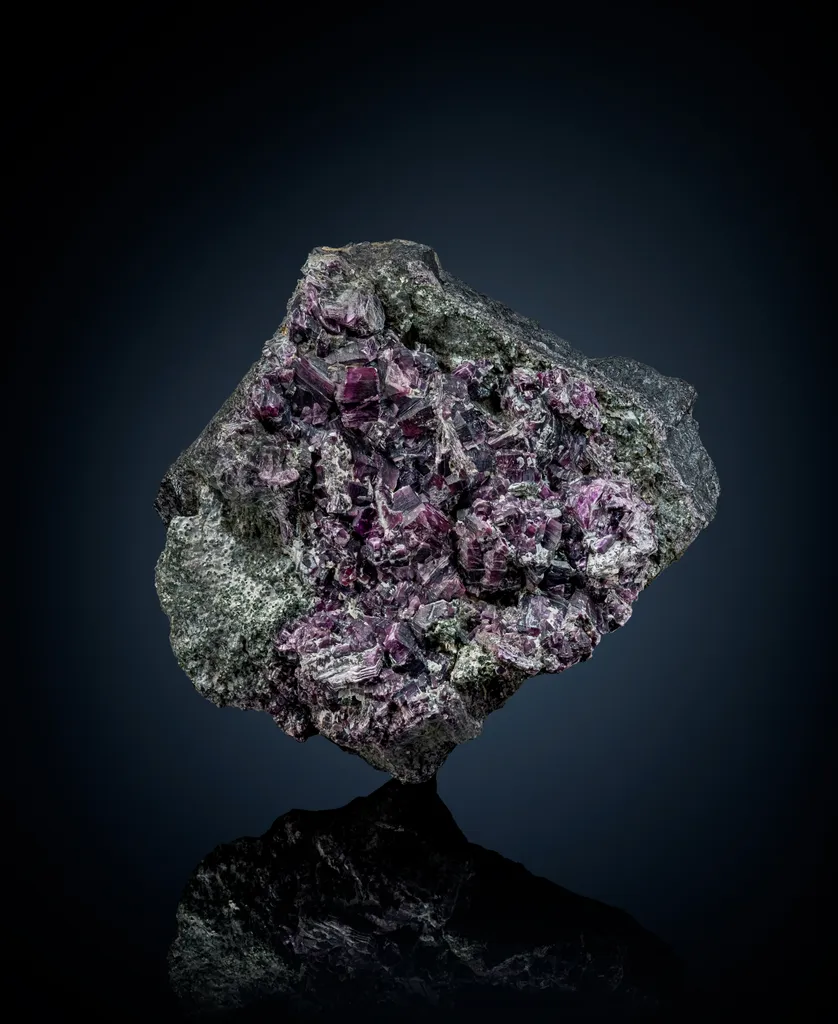 Chromium-bearing Clinochlore image