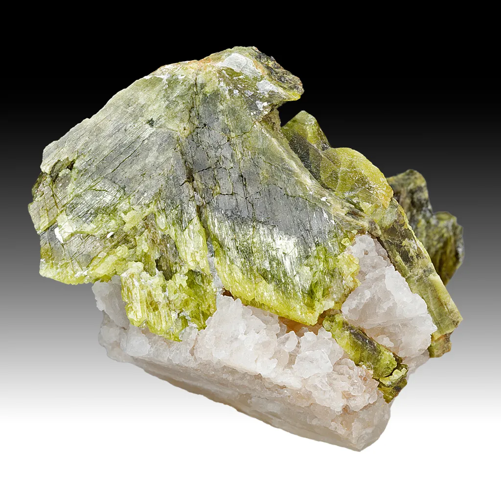 Chrysoberyl image