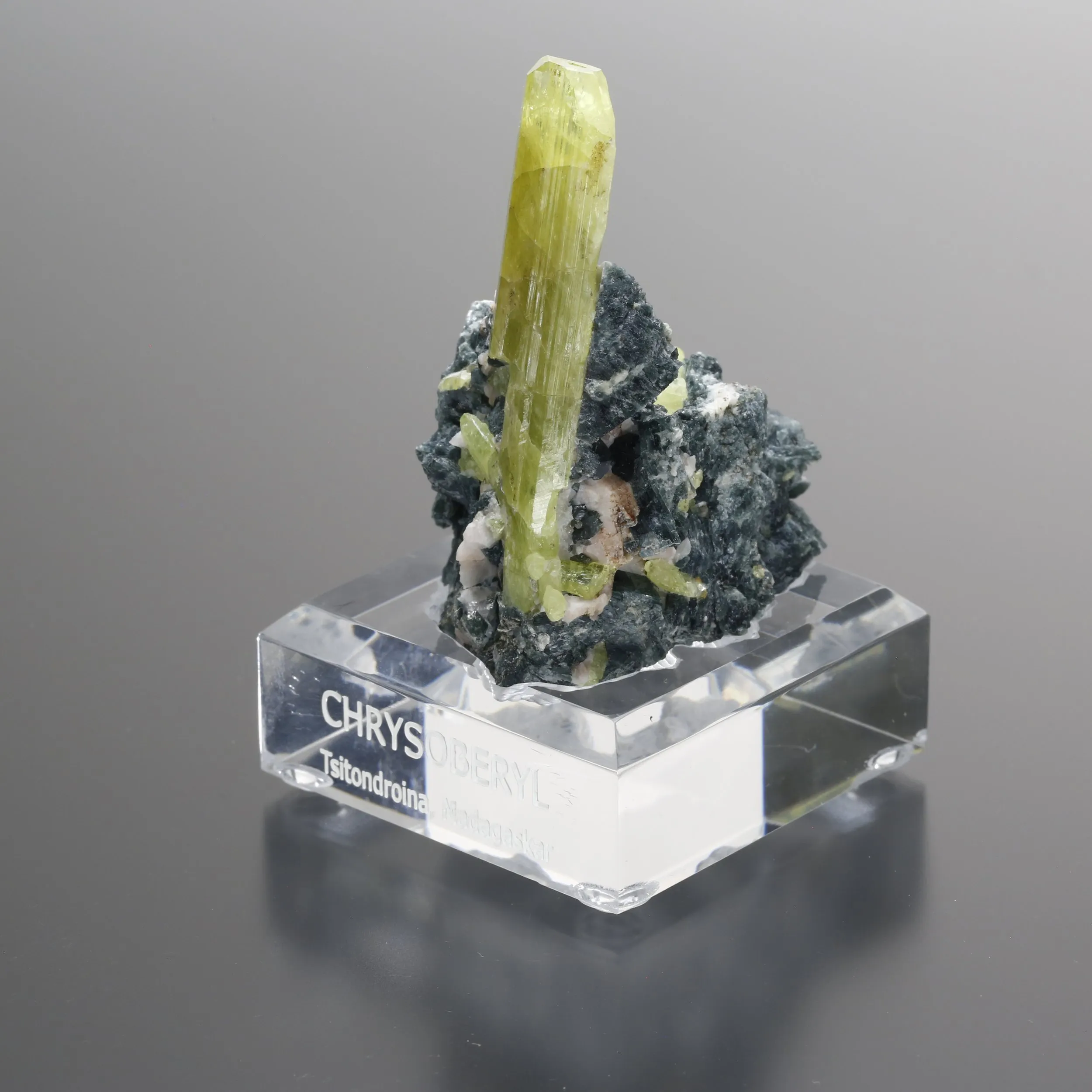 Chrysoberyl - image 2