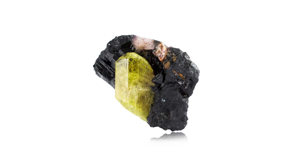 Chrysoberyl image