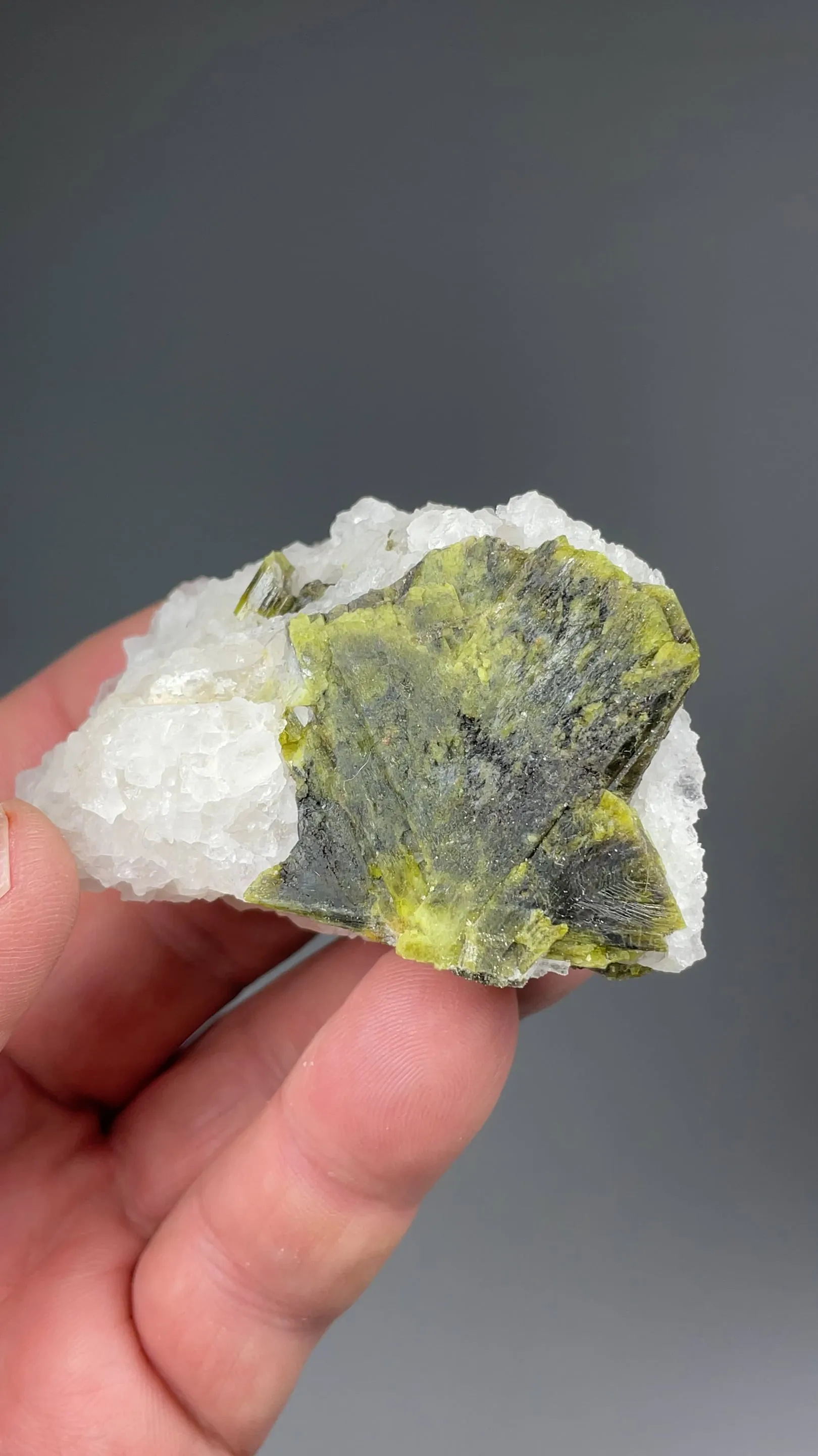 Chrysoberyl - image 2