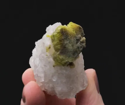 Chrysoberyl on Quartz