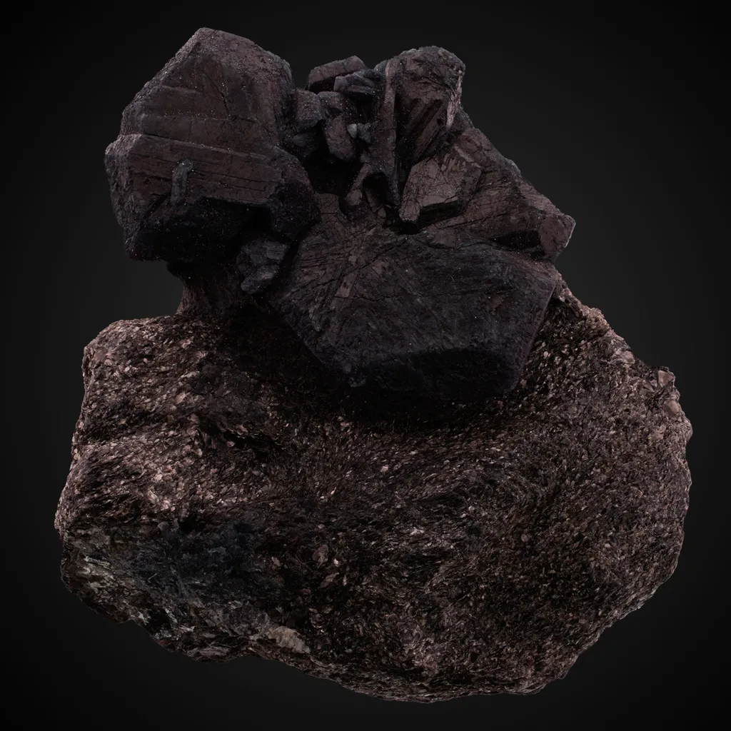 Chrysoberyl v. Alexandrite image