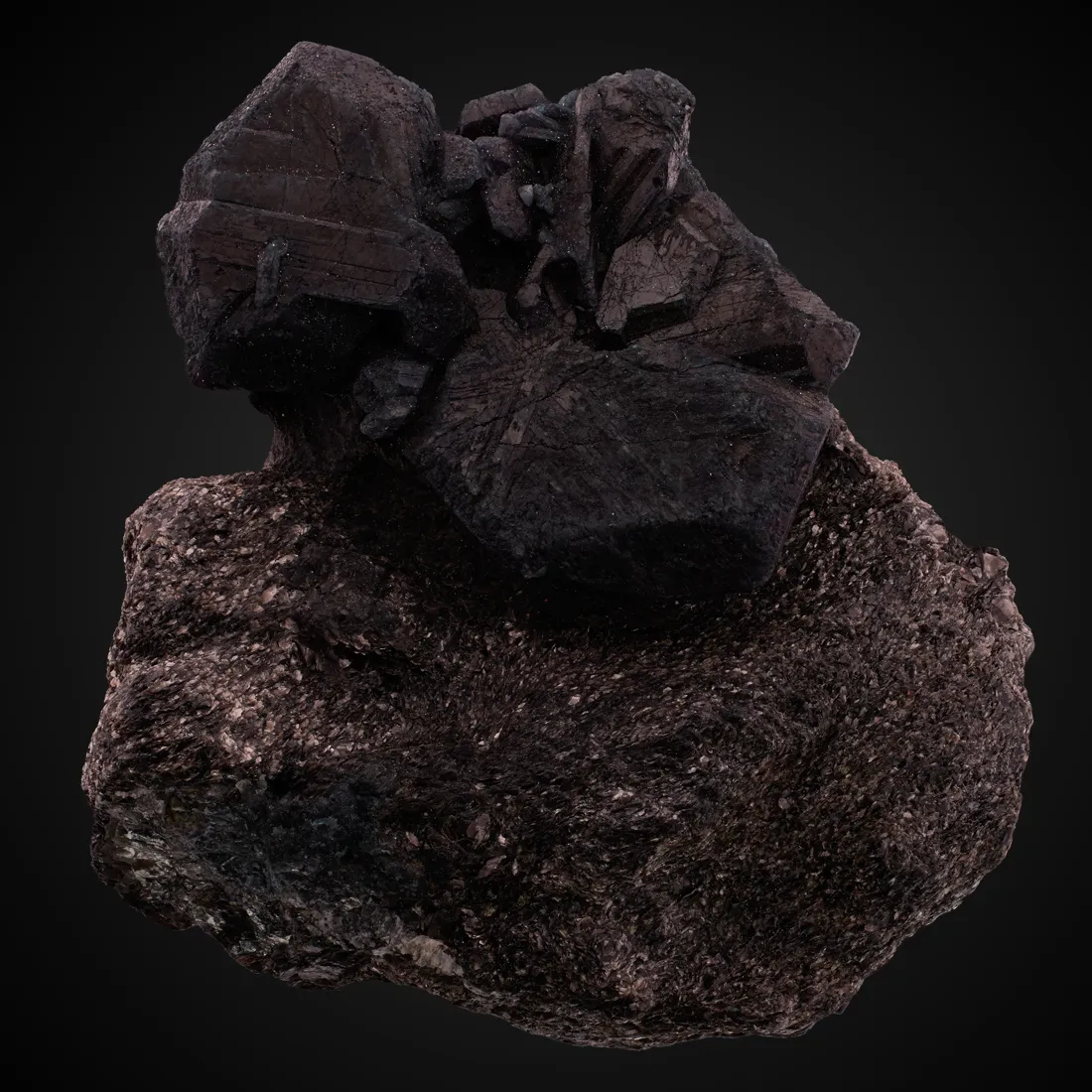 Chrysoberyl v. Alexandrite - image 1