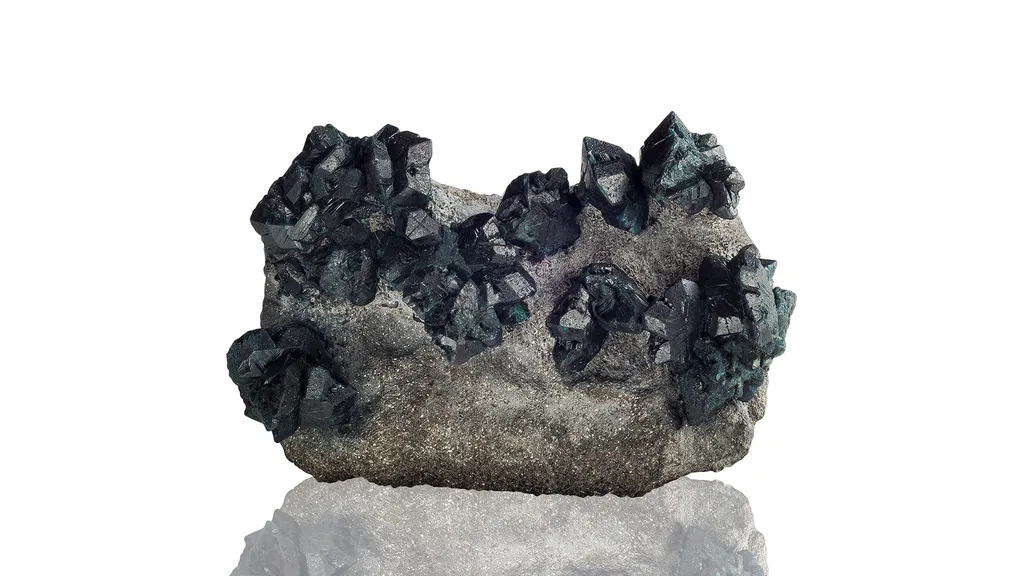 Chrysoberyl (var. Alexandrite) image