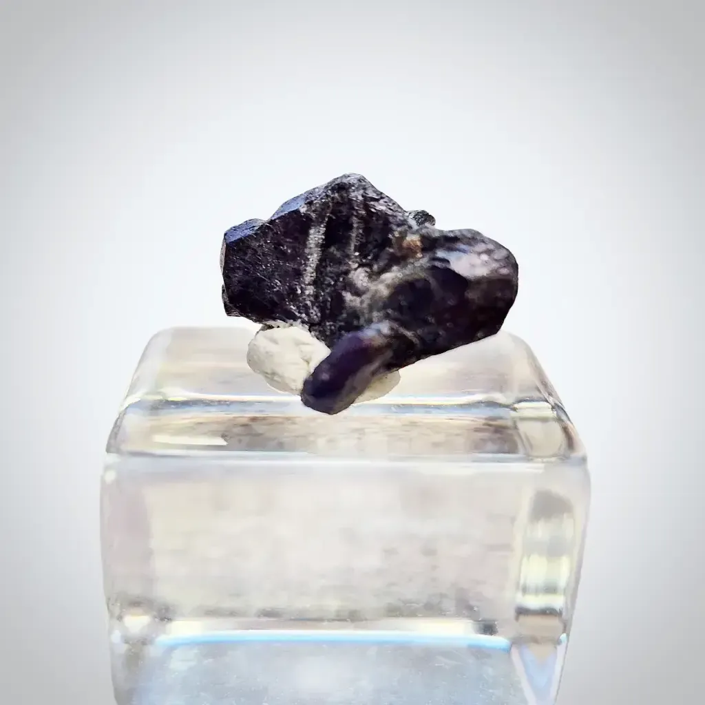 Chrysoberyl Var Alexandrite - image 3
