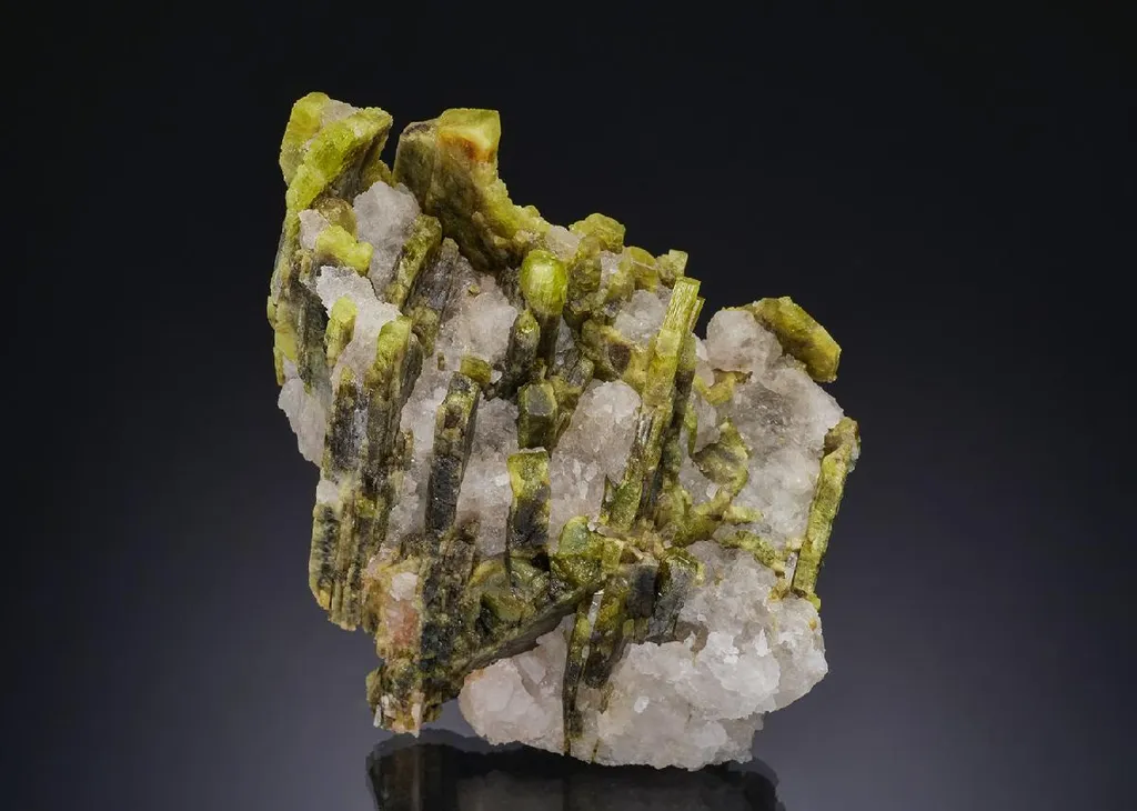 Chrysoberyl with Quartz image