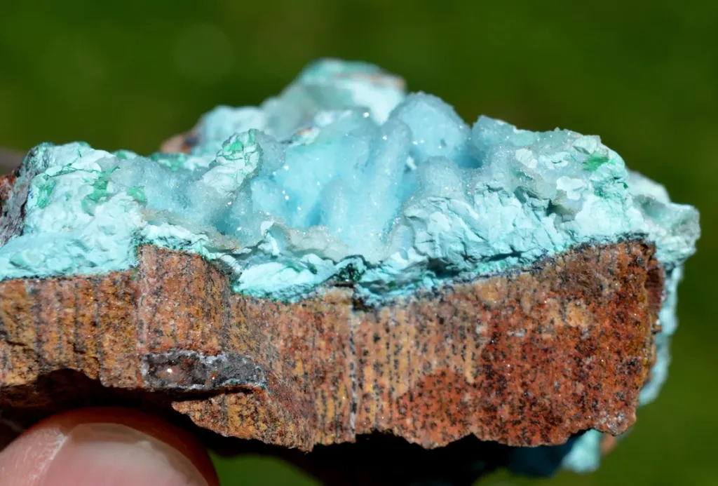 Chrysocolla after Malachite after Anhydrite & quartz - 158 grams - Tenke-Fungurume area, DR Congo - image 6