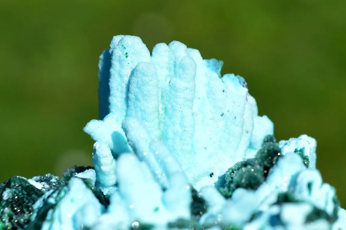 Chrysocolla after Malachite after Anhydrite & quartz - 242 grams - Tenke-Fungurume area, DR Congo - image 4