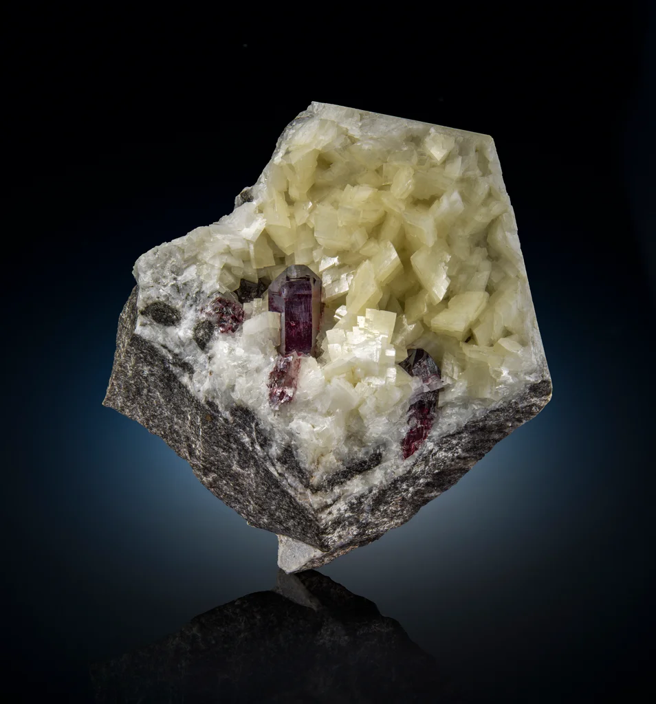 Cinnabar from Tongren Mine, Guizhou, China image