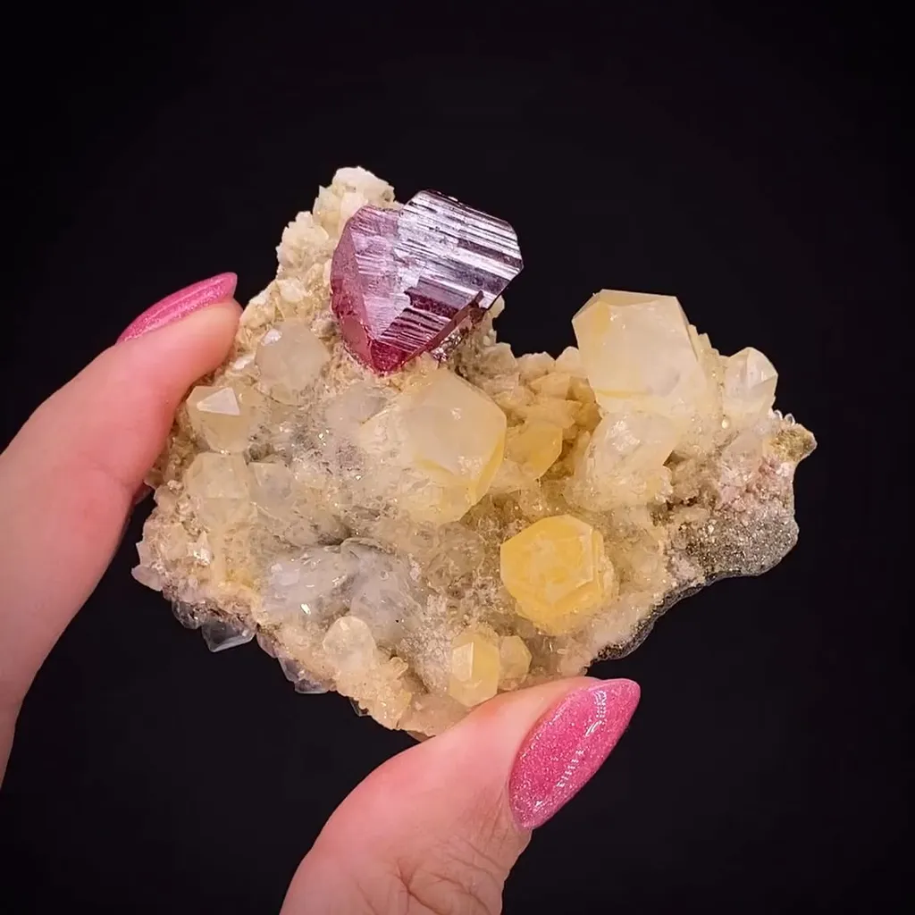 Cinnabar on Quartz image