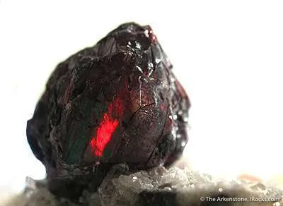 Cinnabar on Quartz, Dolomite and Calcite - image 2