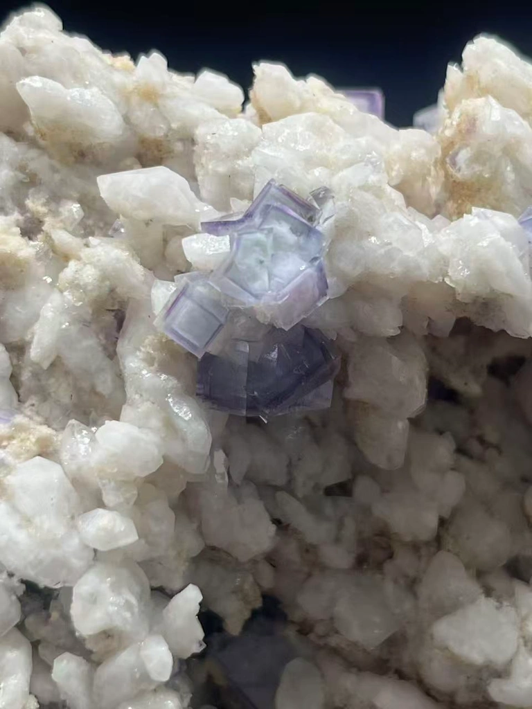 Classic Yaogangxian “Blue‑and‑White Porcelain” Fluorite, Cubic Purple‑edge Fluorite & Dolomite Association, Geological Collecting Raw Ore - image 6