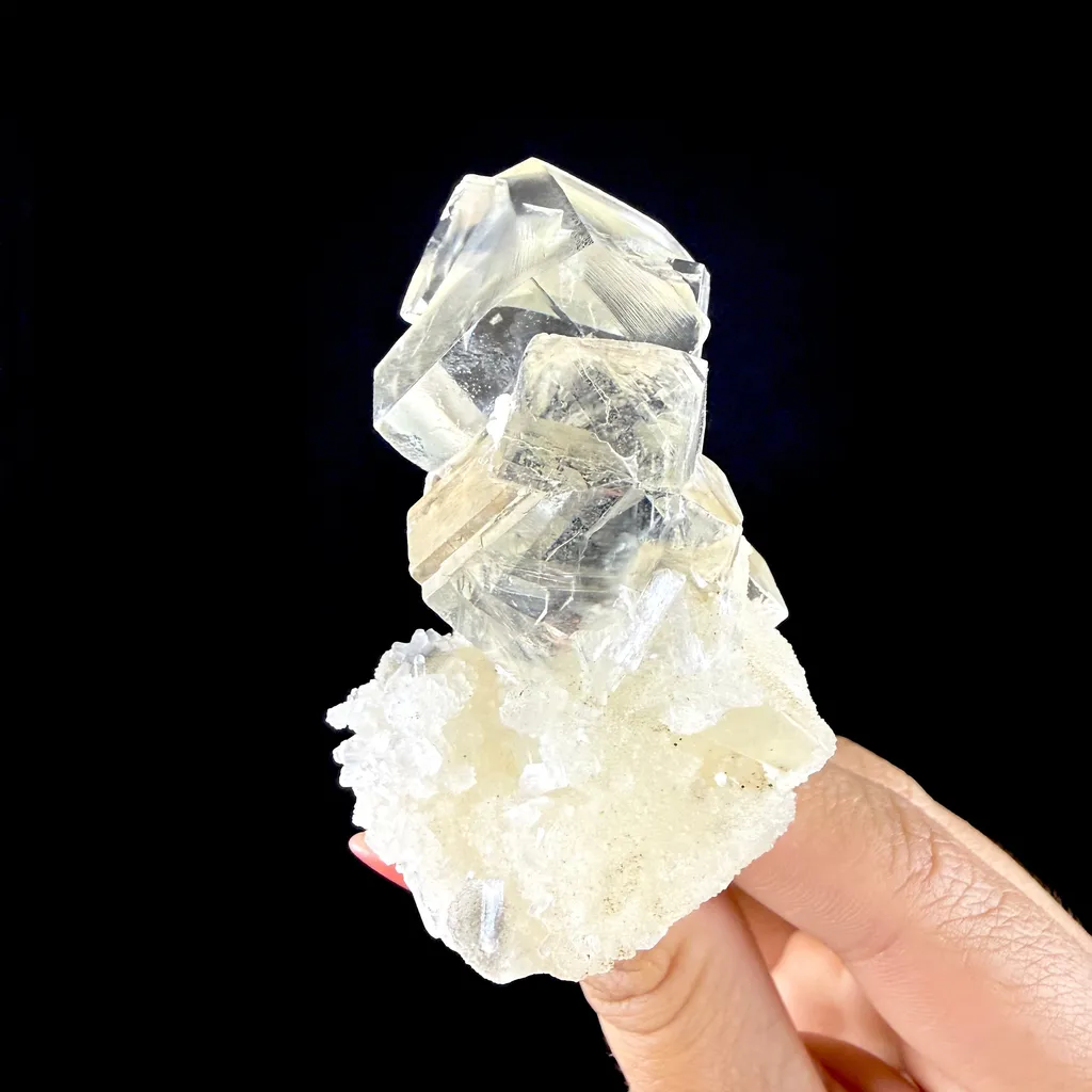 Clear Calcite Cluster on Chalcedony Matrix – Premium Zeolite Mineral from Jalgaon - image 6