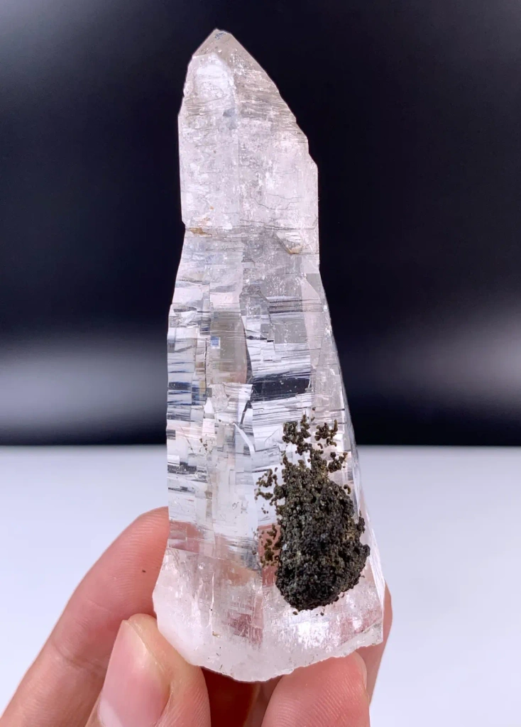 Clear Laser Quartz combine Hematite from Pakistan - image 3